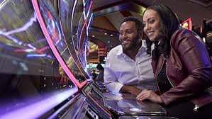 Filipino player enjoying 8998jili live casino on a mobile phone